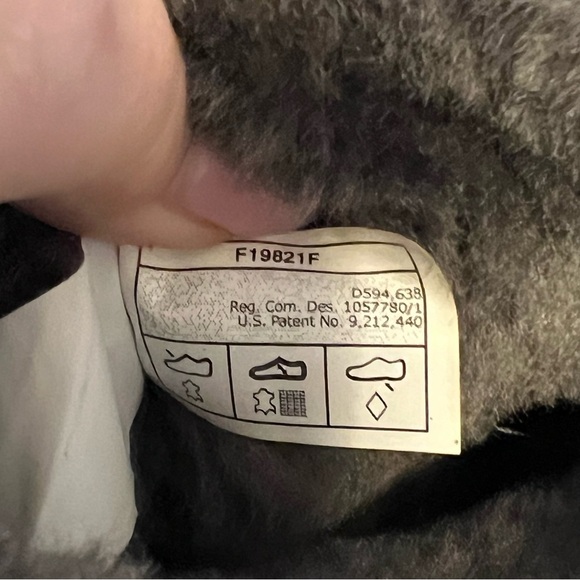 UGG Classic mini suede women’s boot, grey and metallic, shearling size 7US - Picture 8 of 12